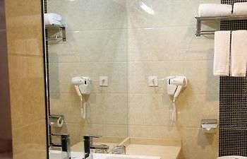 Juzhiyuan Chain Hotel Gongming Dış mekan fotoğraf